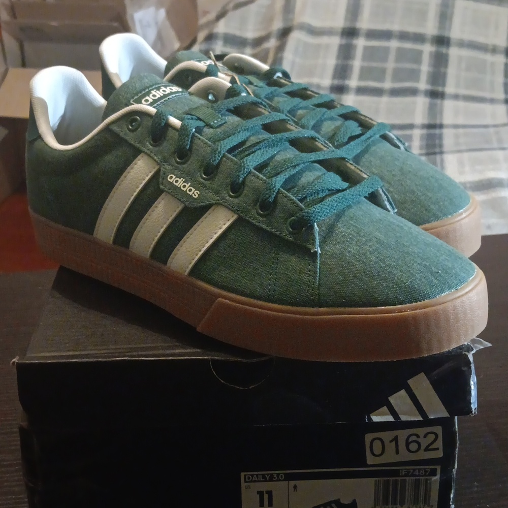 Adidas Daily 3.0 Green Gum Bottom Skate Shoes Mens 11 New With Tags - Picture 3 of 10